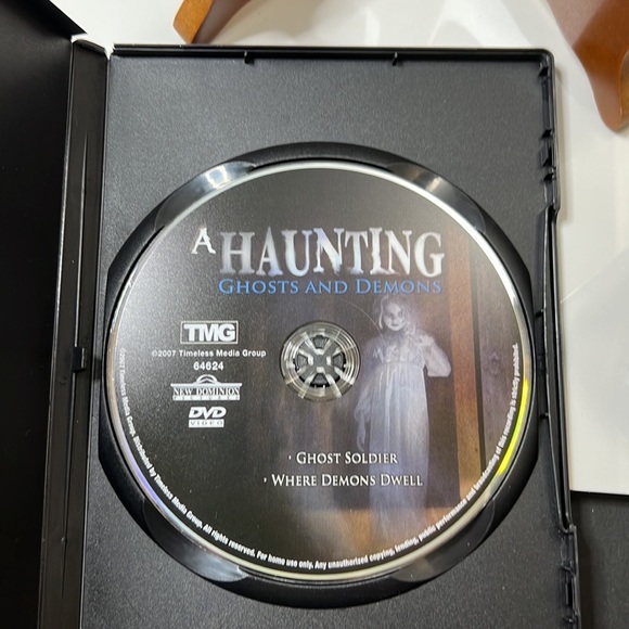 A Haunting Ghosts and Demons 2 disc DVD Set - Picture 6 of 12